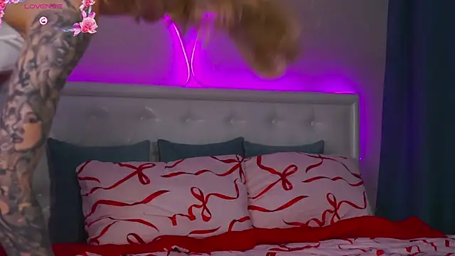 LeaCox  online show from 11.20.25