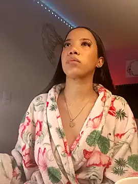 Snapshot of SallyWhitee chatting on 03.22.26 SallyWhitee online show from 03.22.26