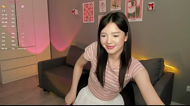 Snapshot of RikoAsada chatting on 03.04.25 RikoAsada online show from 03.04.25
