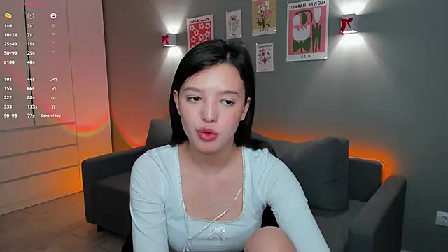 Snapshot of RikoAsada chatting on 03.22.25 RikoAsada online show from 03.22.25