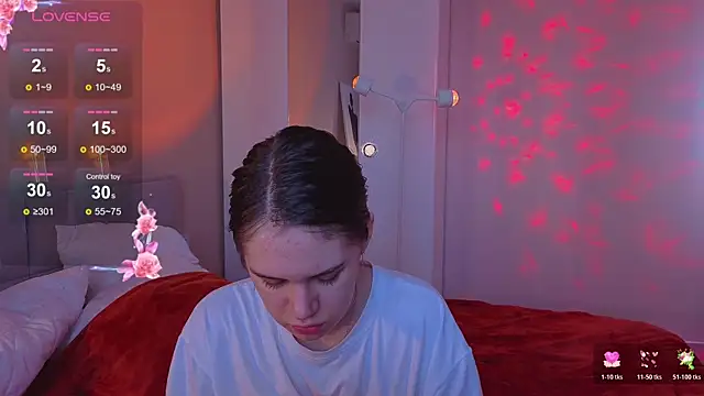 Snapshot of Mia_Luw chatting on 11.06.25 Mia Luw online show from 11.06.25