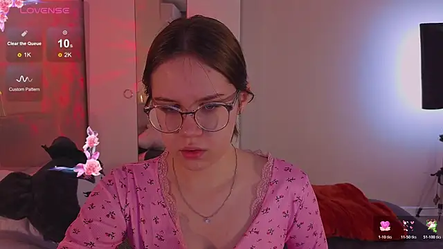 Snapshot of Mia_Luw chatting on 11.12.25 Mia Luw online show from 11.12.25