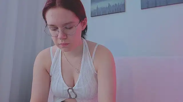 Mia Luw online show from 06.27.26