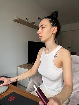 Celine Roxelle online show from 04.30.26