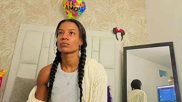dafnnelewis online show from 04.20.26