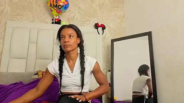 dafnnelewis online show from 04.25.26