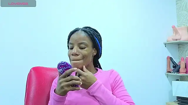 Snapshot of dafnnelewis chatting on 07.10.26 dafnnelewis online show from 07.10.26