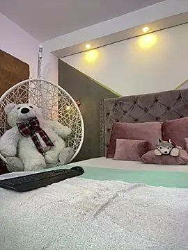 Snapshot of cattaleya_get chatting on 02.21.25 cattaleya get online show from 02.21.25