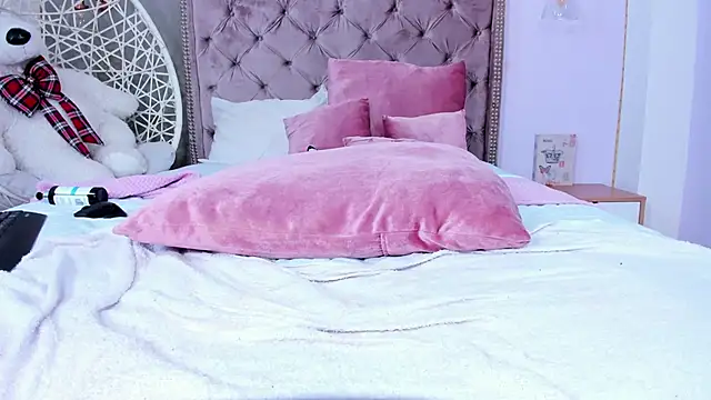 Snapshot of cattaleya_get chatting on 02.25.25 cattaleya get online show from 02.25.25