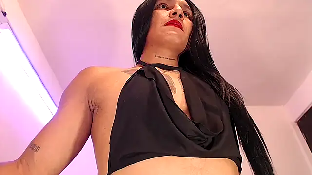 Snapshot of michellatinhot chatting on 11.25.25 michellatinhot online show from 11.25.25