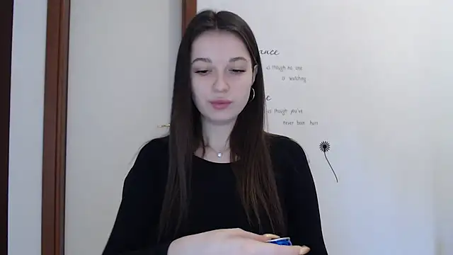 Snapshot of Eva_Eldis chatting on 10.06.25 Eva Eldis online show from 10.06.25