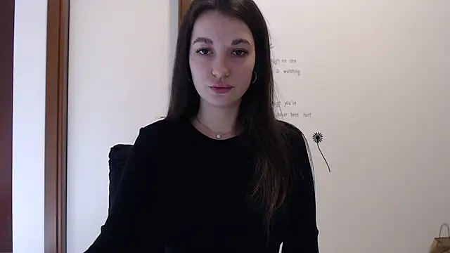 Snapshot of Eva_Eldis chatting on 10.28.25 Eva Eldis online show from 10.28.25