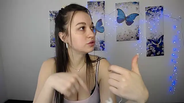 Snapshot of Eva_Eldis chatting on 04.28.26 Eva Eldis online show from 04.28.26