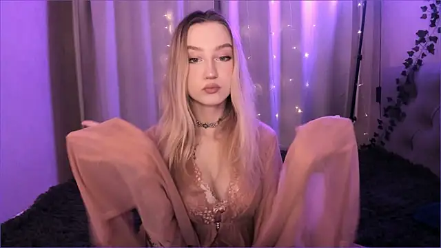 Snapshot of margorazentals chatting on 03.20.26 margorazentals online show from 03.20.26