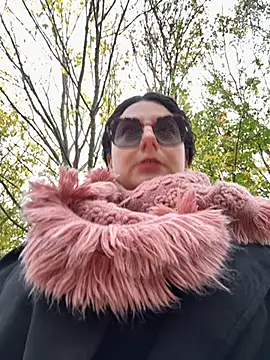 Snapshot of Loveblackzilla chatting on 11.09.25 Loveblackzilla online show from 11.09.25