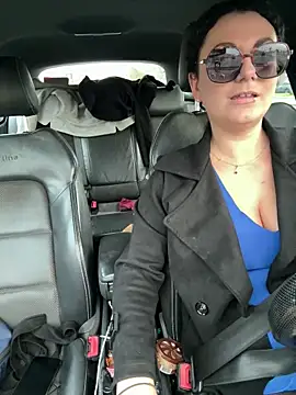 Snapshot of Loveblackzilla chatting on 11.11.25 Loveblackzilla online show from 11.11.25