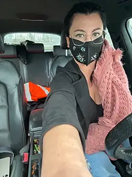 Snapshot of Loveblackzilla chatting on 12.01.25 Loveblackzilla online show from 12.01.25