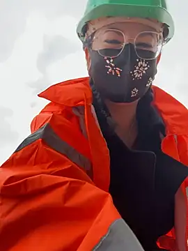 Snapshot of Loveblackzilla chatting on 12.03.25 Loveblackzilla online show from 12.03.25