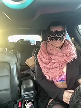 Snapshot of Loveblackzilla chatting on 12.04.25 Loveblackzilla online show from 12.04.25