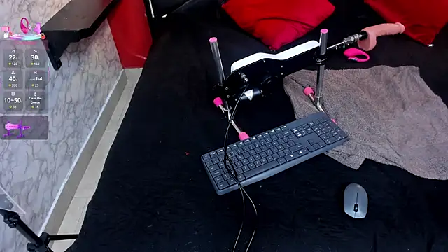 IVISBOUNCYASS online show from 11.22.25