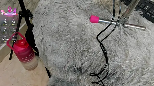 IVISBOUNCYASS online show from 04.19.26