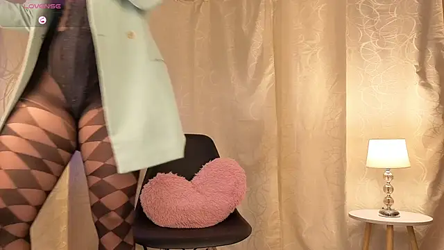 sophia dumont online show from 10.20.25