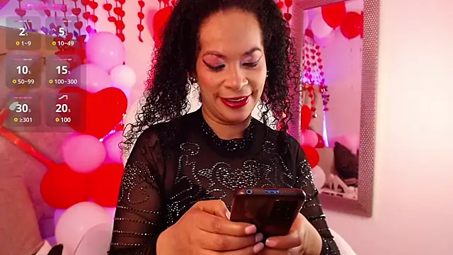 Cintiia Holmes online show from 02.16.25