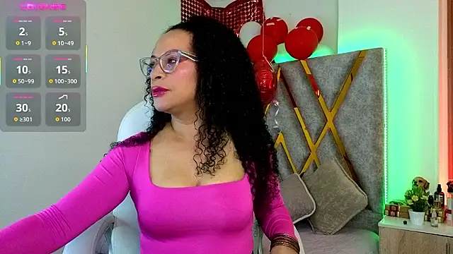 Cintiia Holmes online show from 03.05.26