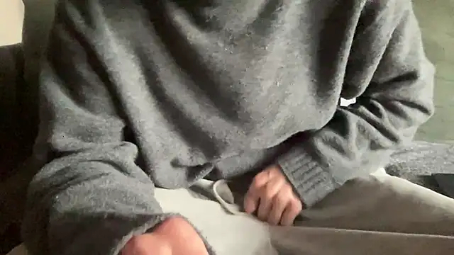 Snapshot of LeoLovelyDick chatting on 11.22.25 LeoLovelyDick online show from 11.22.25