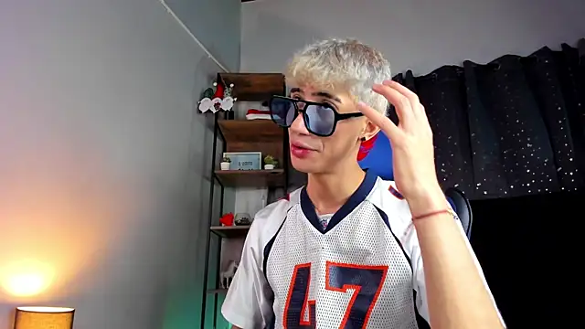 NovaaWheler online show from 12.20.25