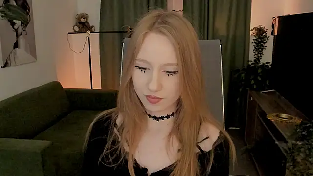Snapshot of DariaTate chatting on 05.22.26 DariaTate online show from 05.22.26