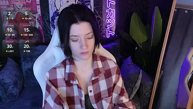 Snapshot of roxy_riot_ chatting on 02.21.25 roxy riot online show from 02.21.25