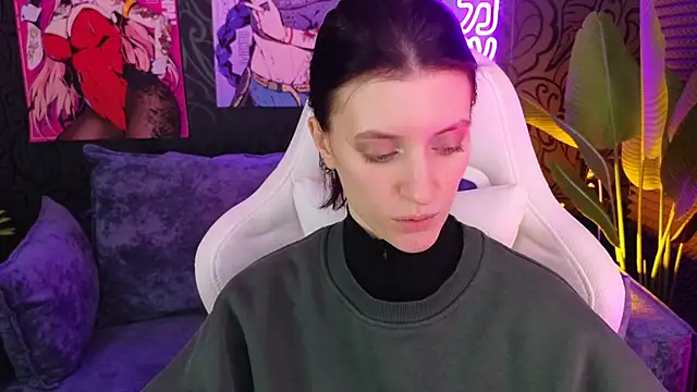 Snapshot of roxy_riot_ chatting on 02.22.25 roxy riot online show from 02.22.25