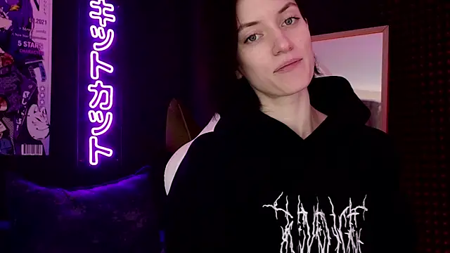 Snapshot of roxy_riot_ chatting on 03.08.25 roxy riot online show from 03.08.25