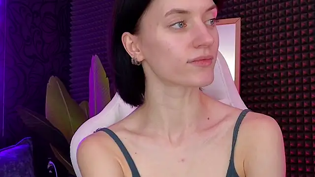 Snapshot of roxy_riot_ chatting on 03.09.25 roxy riot online show from 03.09.25