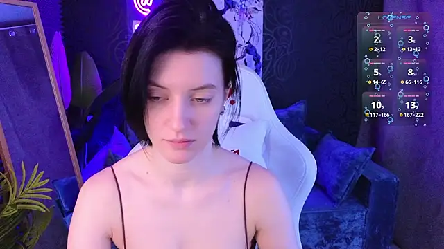 Snapshot of roxy_riot_ chatting on 02.18.26 roxy riot online show from 02.18.26