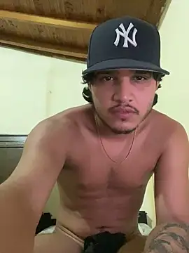 Snapshot of daniel6916 chatting on 02.10.25 daniel6916 online show from 02.10.25