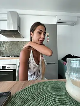 Snapshot of BonyBon29 chatting on 09.19.25 BonyBon29 online show from 09.19.25