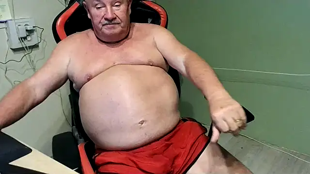 Snapshot of barenfan chatting on 02.09.25 barenfan online show from 02.09.25