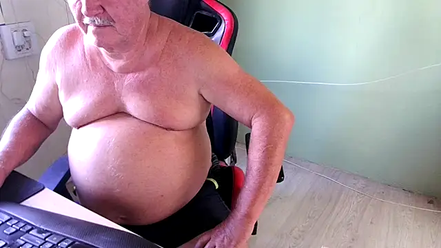 Snapshot of barenfan chatting on 03.06.25 barenfan online show from 03.06.25