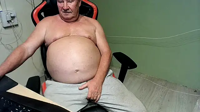 Snapshot of barenfan chatting on 03.06.25 barenfan online show from 03.06.25