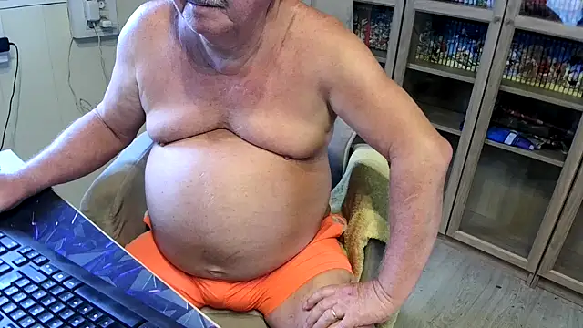 Snapshot of barenfan chatting on 11.10.25 barenfan online show from 11.10.25