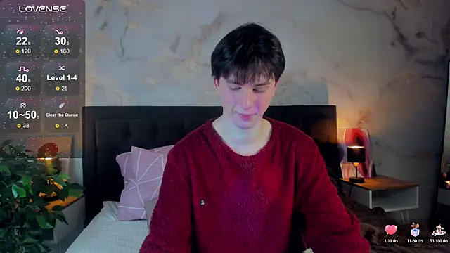 Snapshot of AdrianoAubert chatting on 11.18.25 AdrianoAubert online show from 11.18.25