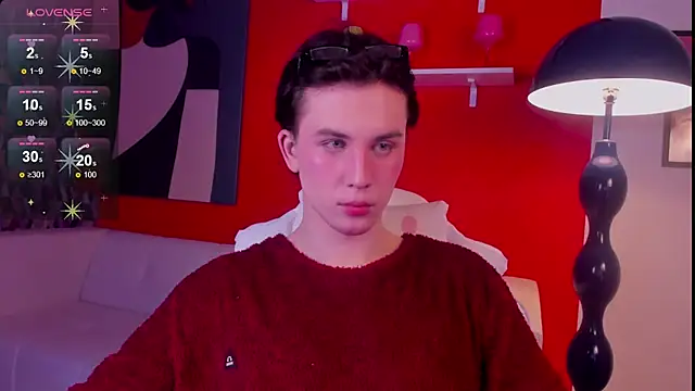 Snapshot of AdrianoAubert chatting on 11.22.25 AdrianoAubert online show from 11.22.25