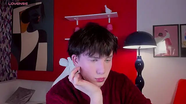 Snapshot of AdrianoAubert chatting on 11.29.25 AdrianoAubert online show from 11.29.25