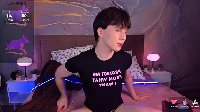 Snapshot of AdrianoAubert chatting on 12.01.25 AdrianoAubert online show from 12.01.25