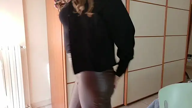 bambolina sexy1985 online show from 11.25.25