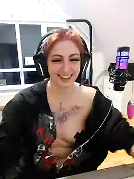 Gamergirl-Linela online show from 03.04.25