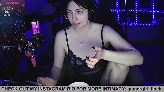 Snapshot of Gamergirl-Linela chatting on 05.21.26 Gamergirl-Linela online show from 05.21.26