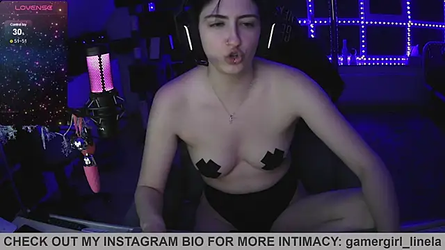 Snapshot of Gamergirl-Linela chatting on 05.26.26 Gamergirl-Linela online show from 05.26.26